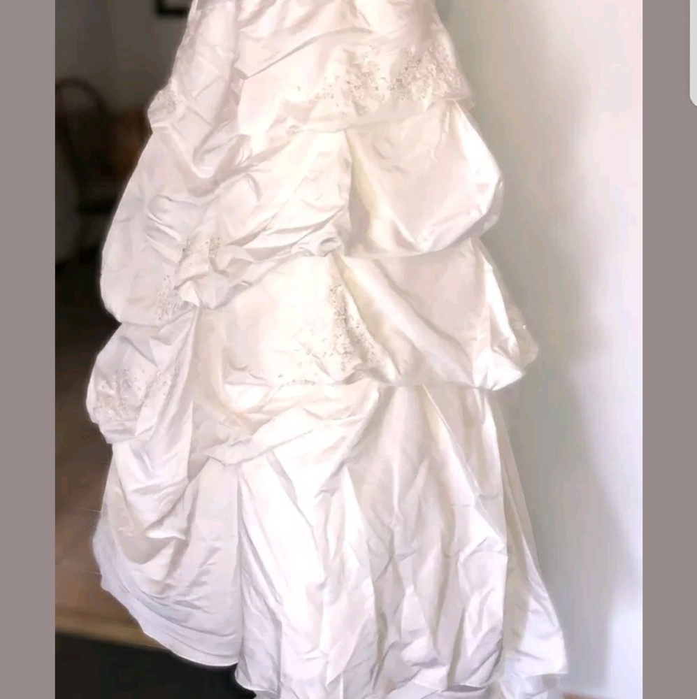 WEDDING DRESS by Bliss New Never worn - Picture 2 of 3
